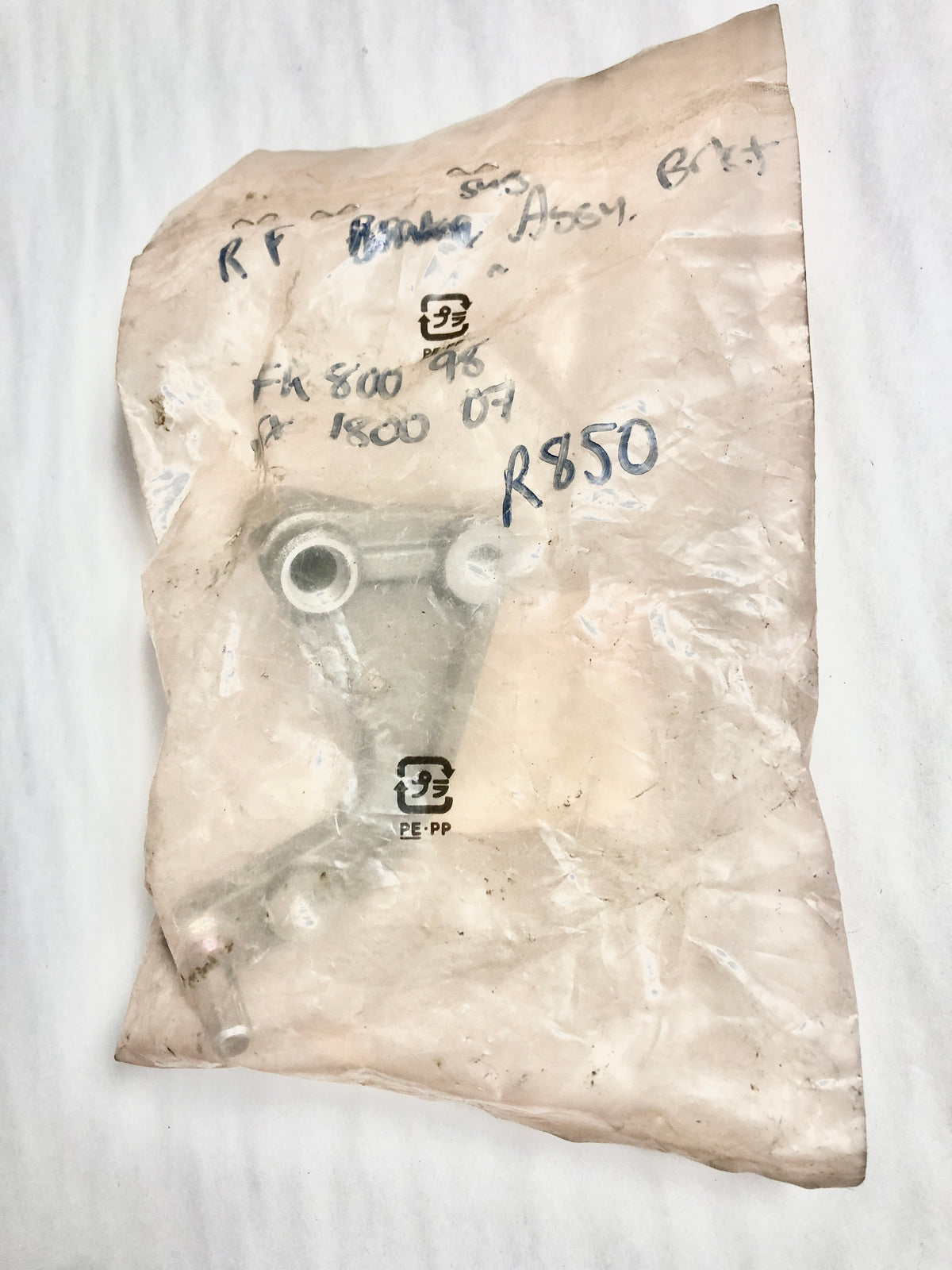 HONDA-CBR1100XX-BRKT SUB ASSY,R F