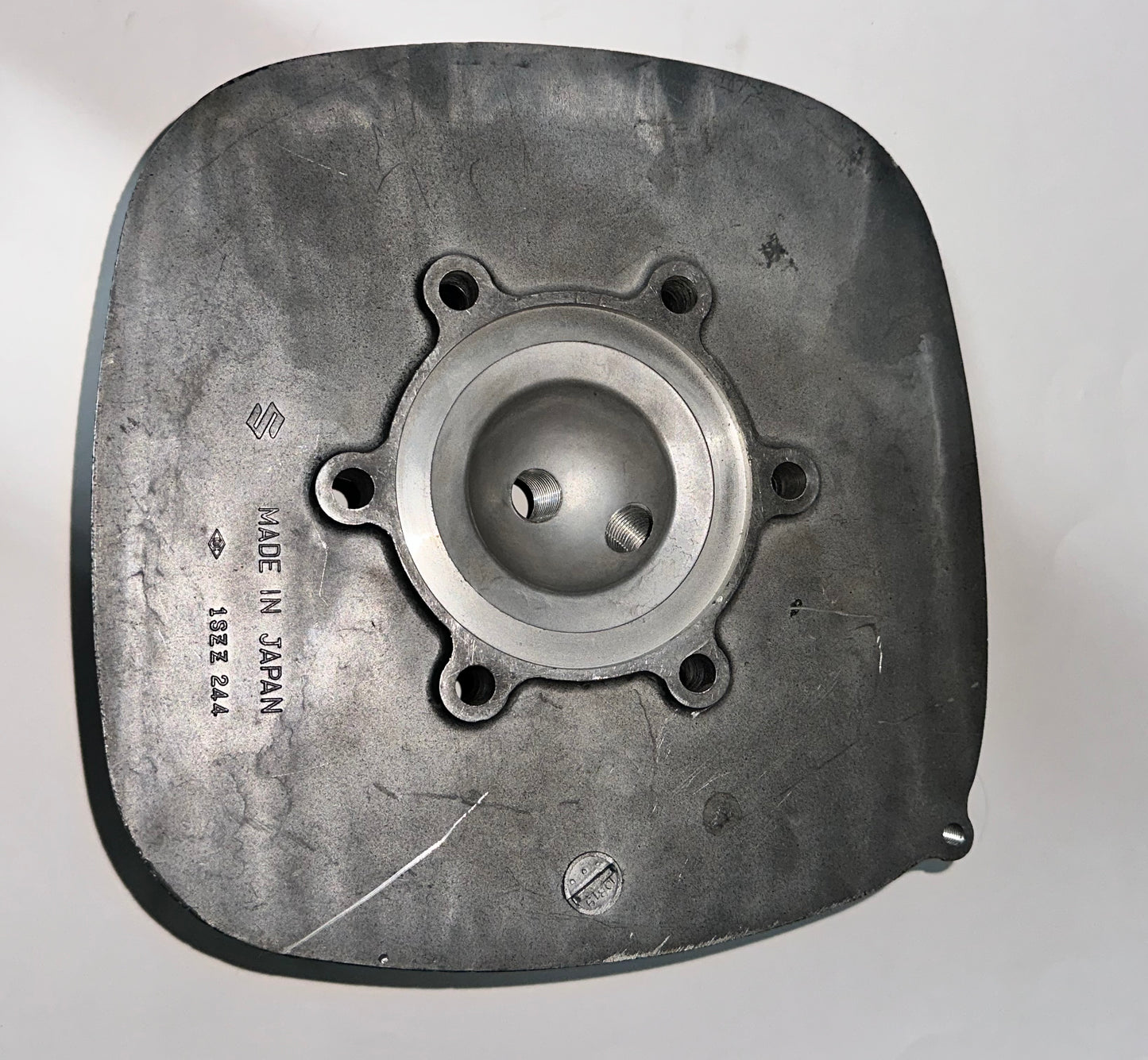 SUZUKI - CYLINDER HEAD PE250 1977-1979