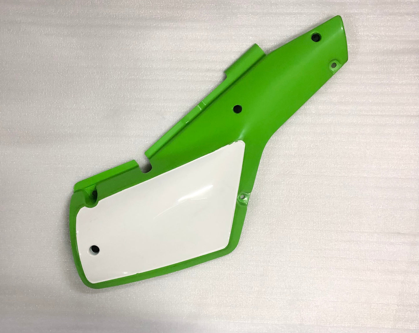 KAWASAKI - SIDE COVER KDX200 (36001-1251-AF)