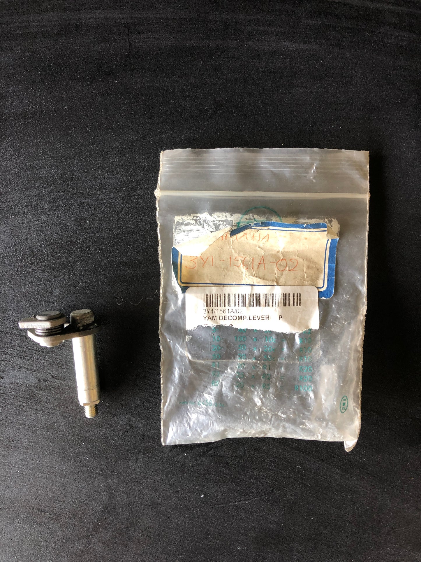 DECOMPRESSION LEVER ASSEMBLY - XT600