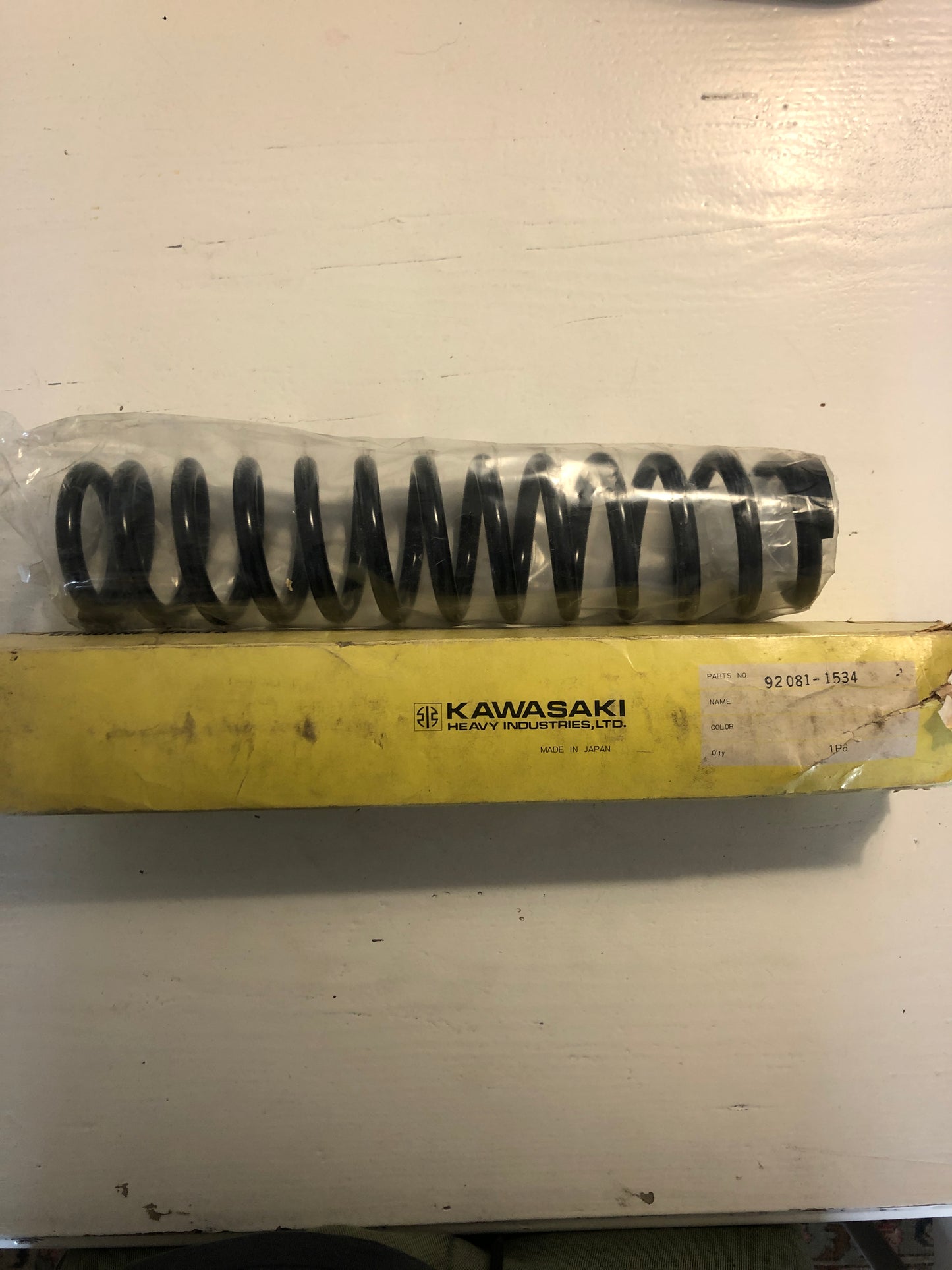 SHOCK ABSORBER SPRING / KX80 (1983-1985)