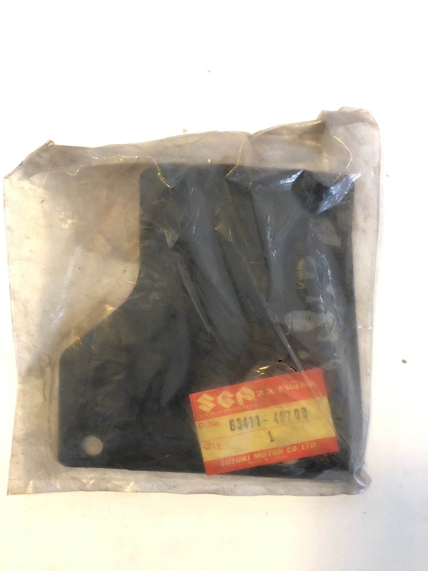 FRONT MUD FLAP - TS125ER (1982)