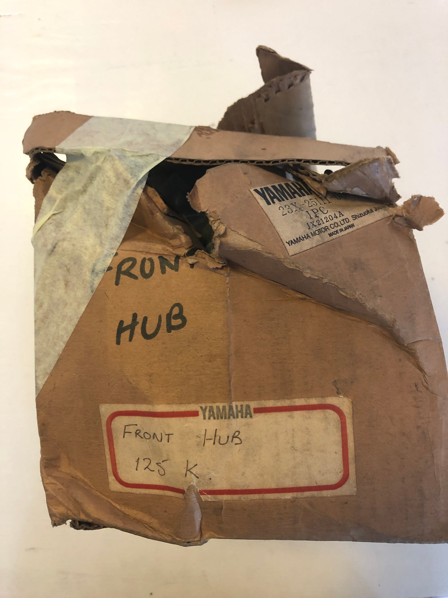 FRONT HUB - YZ490 (1982-1983)