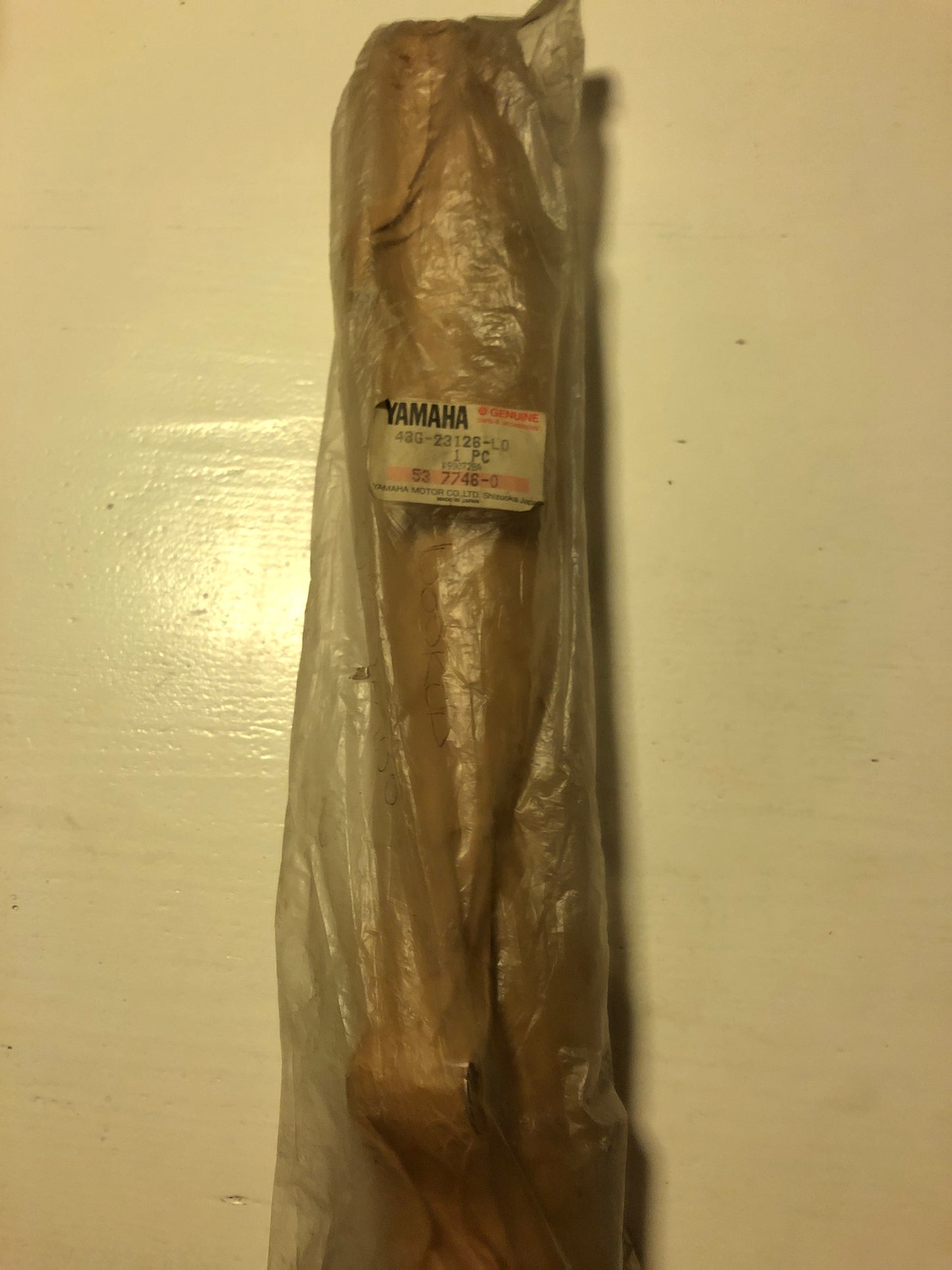 OUTER FORK TUBE 1 - IT200 (1984 - 1985)