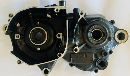 SUZUKI CR125 - CRANKCASE ASSY, LHS 1986