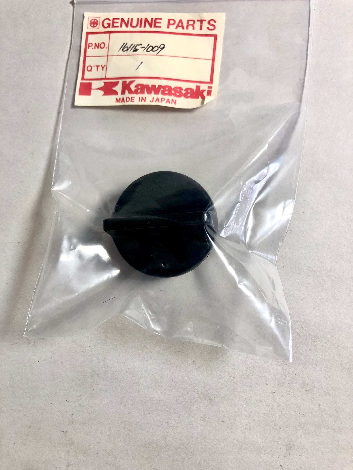 KAWASAKI-ZX1100A1-CAP-OIL FILLER