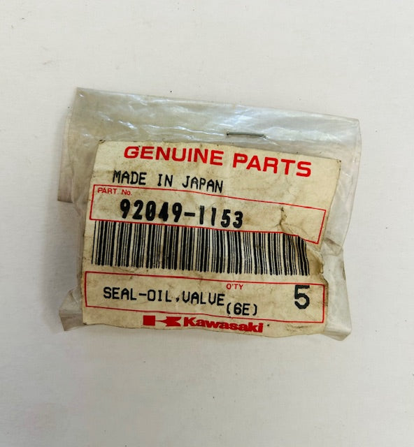 KAWASAKI ZX400C/ZX550A/ZR400B/ZR550A/ZR550B/Z550G/ZR550B/KZ550A/KZ550A/KZ550C/KZ550D/KZ550F/KZ550H/KZ550M - VALVE STEM SEAL-OIL 1980 - 1997