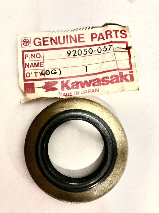 KAWASAKI-KLF300-OIL SEAL,L.H CRNKCASE