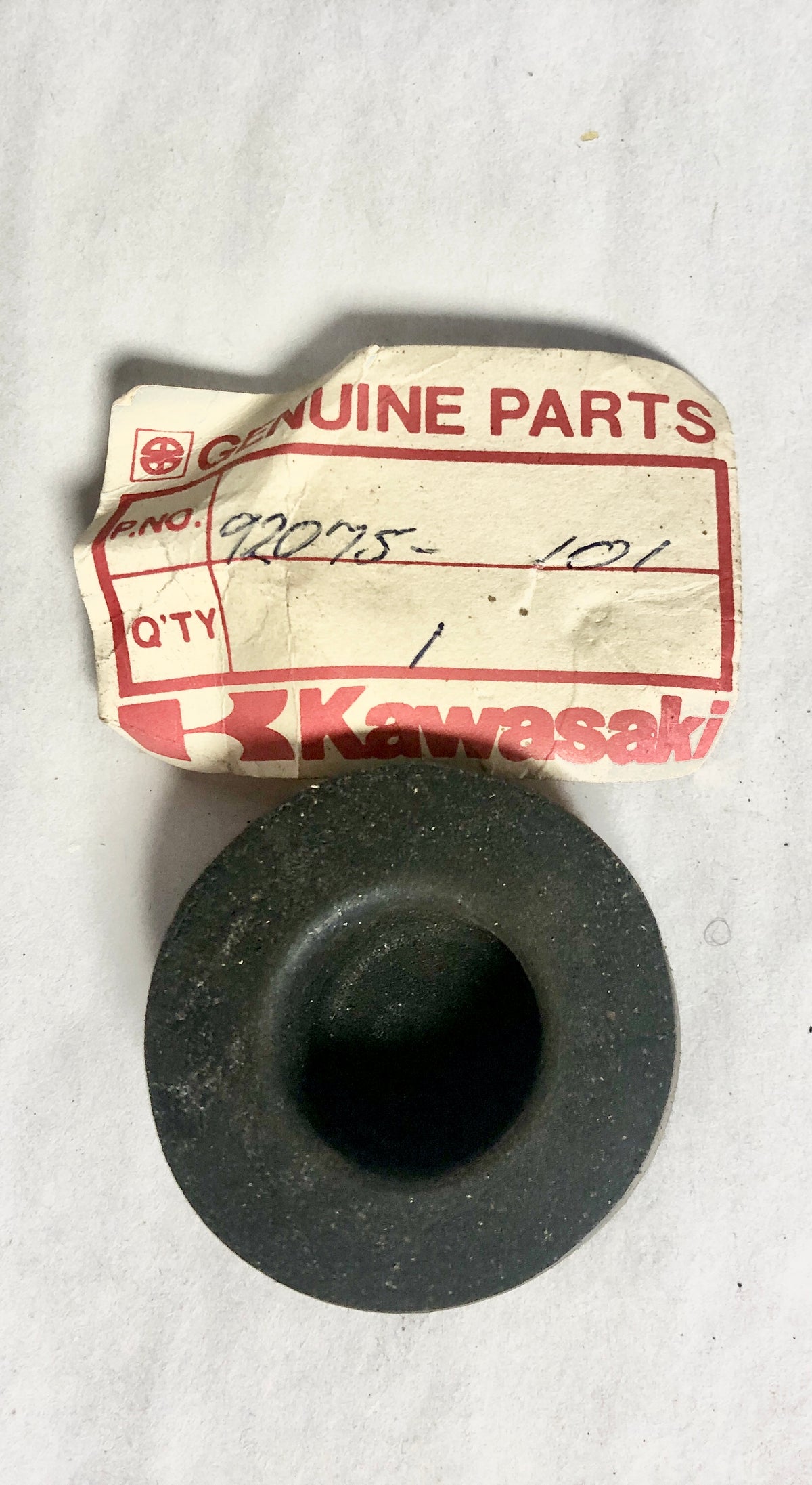 KAWASAKI-ZX1100E1-DAMPER RUBBER-FL TANK
