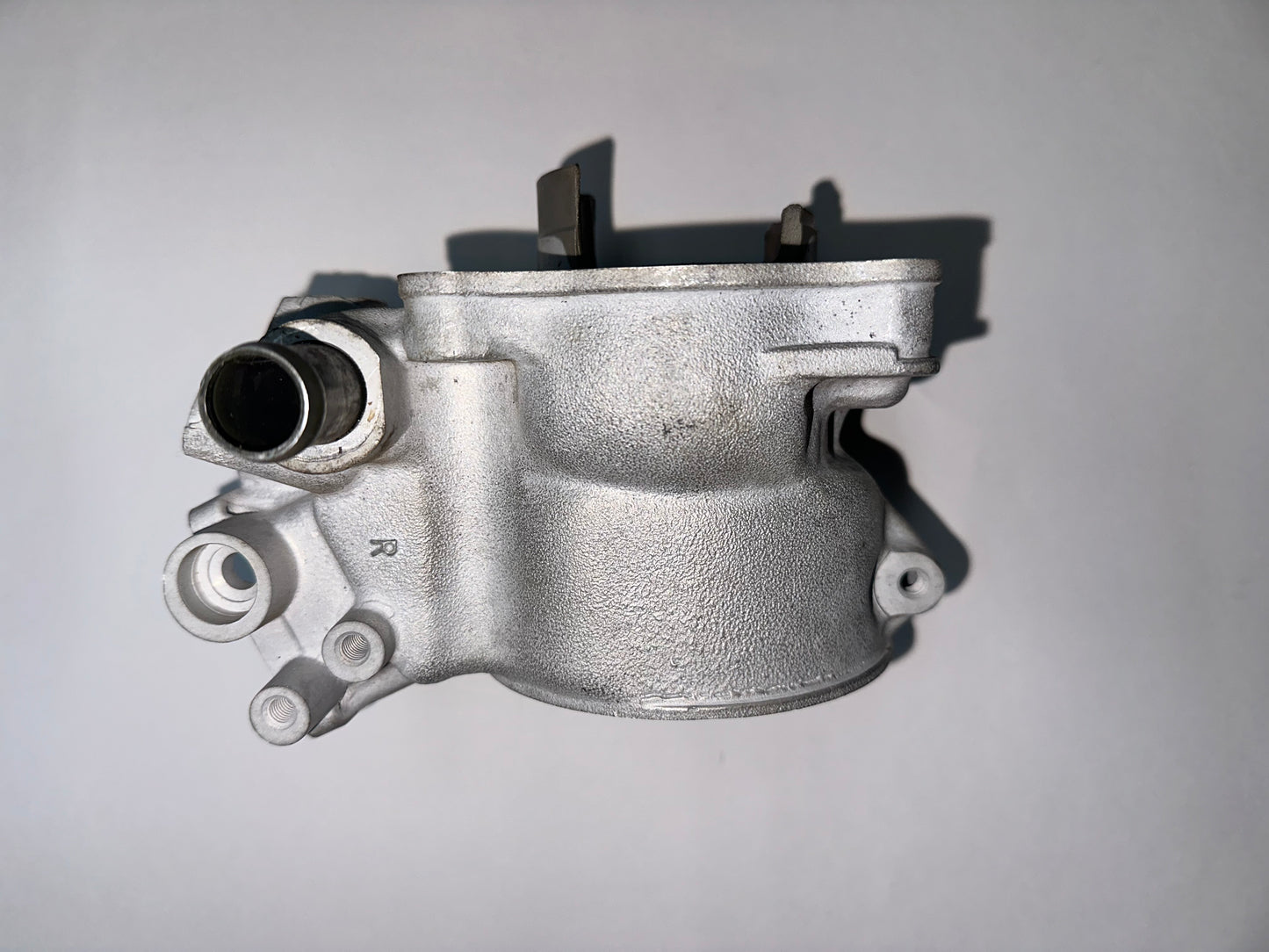 SUZUKI - RIGHT SIDE CYLINDER RGV250 VJ23