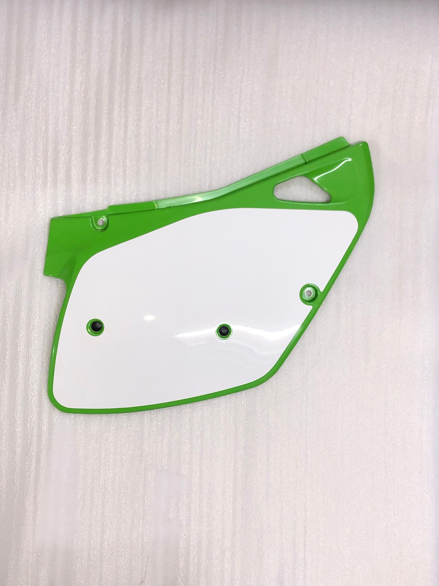 KAWASAKI - SIDE COVER  - KX125 & KX250 1992-1993