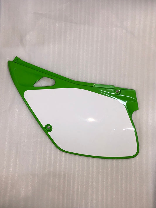 KAWASAKI - SIDE COVER  - KX125 & KX250 1992-1993