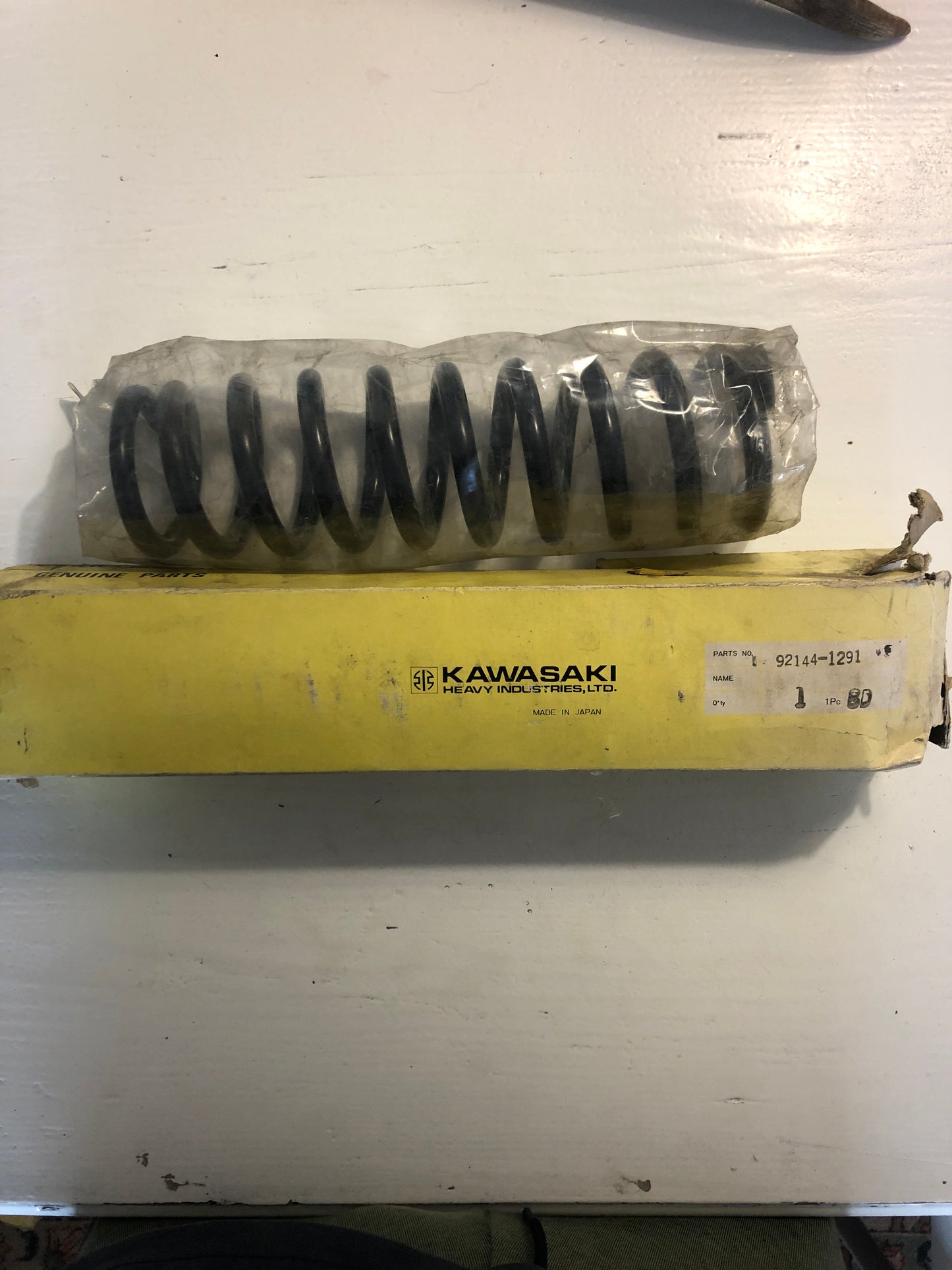 SHOCK ABSORBER SPRING / KX80 (1988)